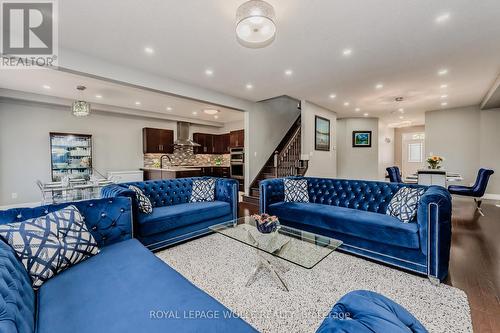 51 Newcastle Court, Kitchener, ON - Indoor Photo Showing Living Room