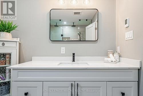 4870 Allan Court, Lincoln, ON - Indoor Photo Showing Bathroom