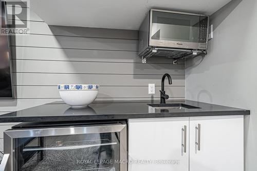 4870 Allan Court, Lincoln, ON - Indoor Photo Showing Kitchen