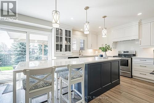 4870 Allan Court, Lincoln, ON - Indoor Photo Showing Kitchen With Upgraded Kitchen