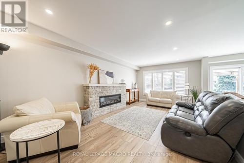 4870 Allan Court, Lincoln, ON - Indoor Photo Showing Living Room With Fireplace