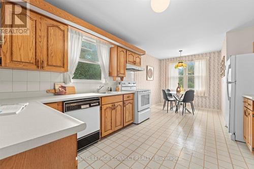 85 Dunmurray Boulevard, Toronto, ON - Indoor Photo Showing Kitchen