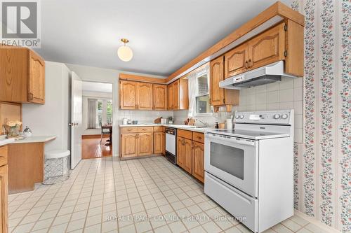 85 Dunmurray Boulevard, Toronto, ON - Indoor Photo Showing Kitchen With Double Sink