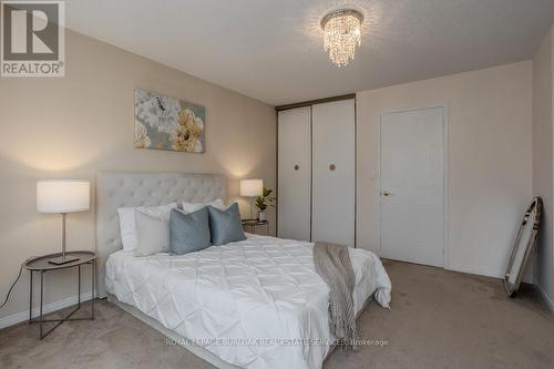 605 - 895 Maple Avenue, Burlington, ON - Indoor Photo Showing Bedroom