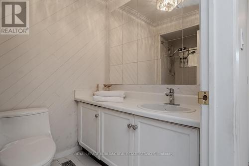 605 - 895 Maple Avenue, Burlington, ON - Indoor Photo Showing Bathroom