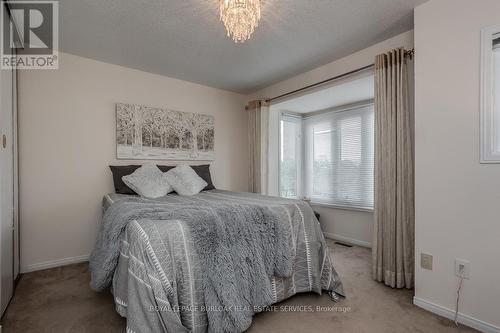 605 - 895 Maple Avenue, Burlington, ON - Indoor Photo Showing Bedroom