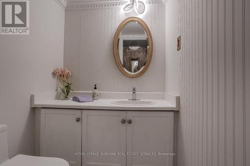 605 - 895 Maple Avenue, Burlington, ON - Indoor Photo Showing Bathroom