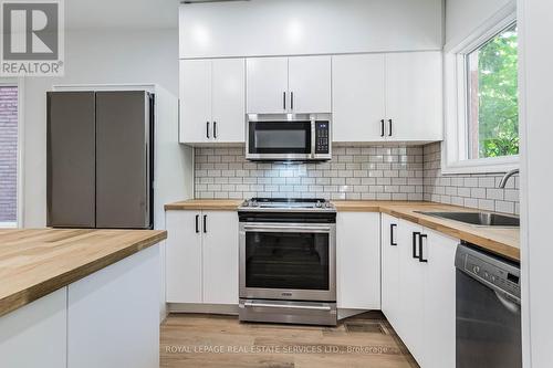 Upper - 286 Cumberland Avenue, Hamilton, ON - Indoor Photo Showing Kitchen With Upgraded Kitchen