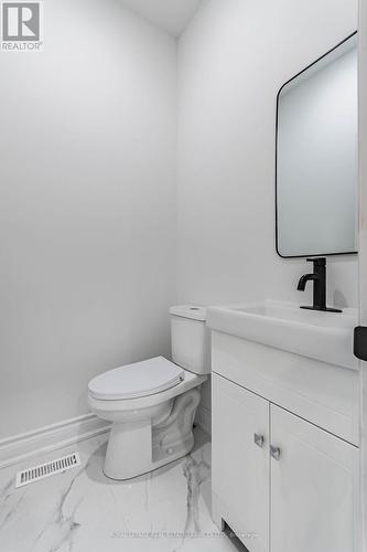 Upper - 286 Cumberland Avenue, Hamilton, ON - Indoor Photo Showing Bathroom