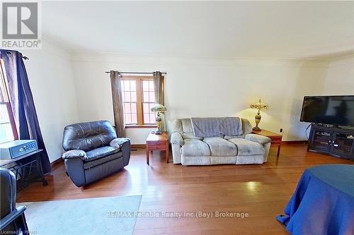 26 Main Street S, Bluewater (Bayfield), ON - Indoor Photo Showing Living Room