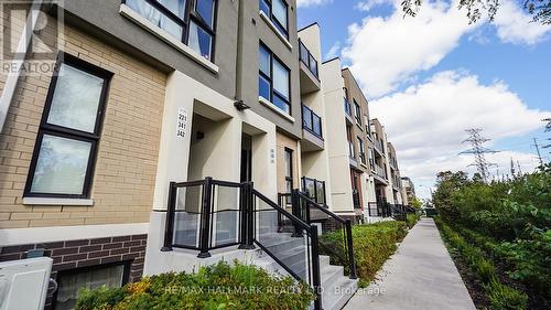 220 - 500 Kingbird Grove, Toronto, ON - Outdoor