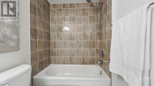 220 - 500 Kingbird Grove, Toronto, ON - Indoor Photo Showing Bathroom