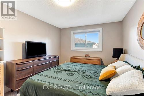 795 Rose Lane, Innisfil, ON - Indoor Photo Showing Bedroom