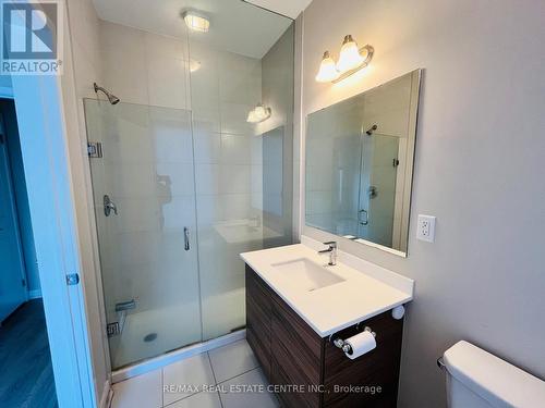 171 Sabina Drive, Oakville, ON - Indoor Photo Showing Bathroom