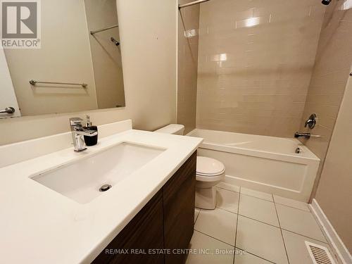 171 Sabina Drive, Oakville, ON - Indoor Photo Showing Bathroom