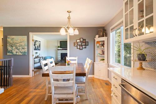 2513 Packers Road, Kelowna, BC - Indoor Photo Showing Dining Room