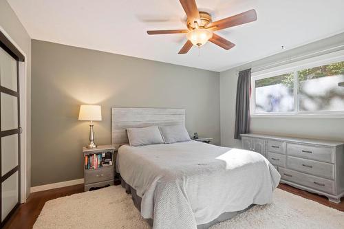 2513 Packers Road, Kelowna, BC - Indoor Photo Showing Bedroom