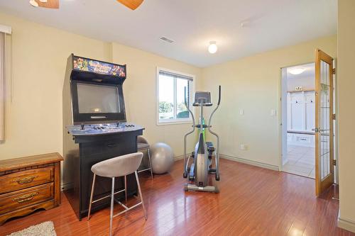 2513 Packers Road, Kelowna, BC - Indoor