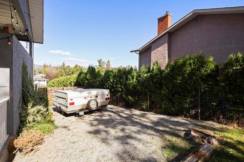 2513 Packers Road, Kelowna, BC - Outdoor