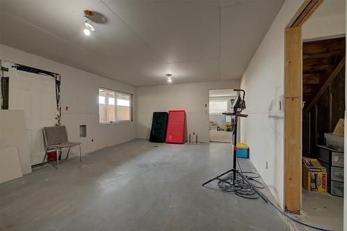 371 Lakewood Road, Vernon, BC - Indoor Photo Showing Other Room