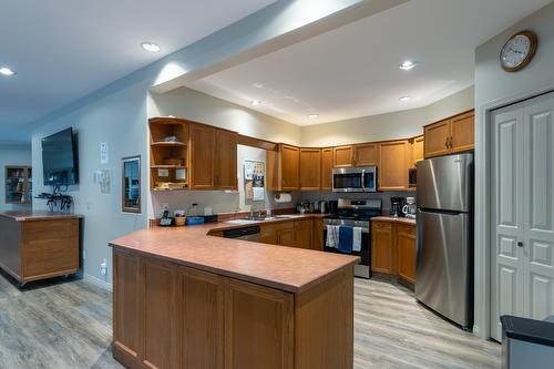 429-550 Yates Road, Kelowna, BC - Indoor Photo Showing Kitchen