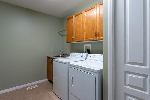 429-550 Yates Road, Kelowna, BC - Indoor Photo Showing Laundry Room