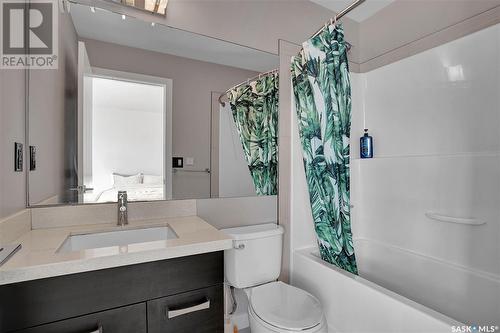 466 Kloppenburg Street, Saskatoon, SK - Indoor Photo Showing Bathroom