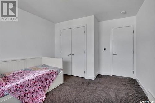 466 Kloppenburg Street, Saskatoon, SK - Indoor Photo Showing Bedroom