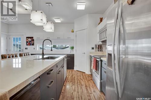 466 Kloppenburg Street, Saskatoon, SK - Indoor Photo Showing Kitchen With Upgraded Kitchen