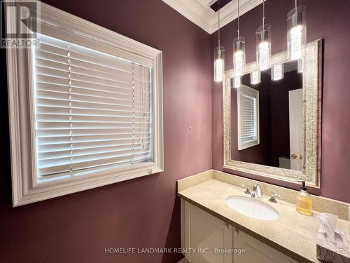 2466 Nichols Drive, Oakville, ON - Indoor Photo Showing Bathroom