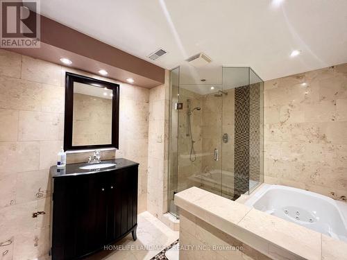 2466 Nichols Drive, Oakville, ON - Indoor Photo Showing Bathroom