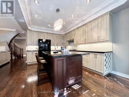 2466 Nichols Drive, Oakville, ON - Indoor Photo Showing Kitchen