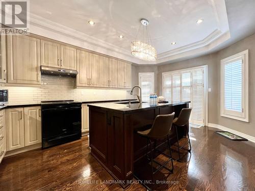 2466 Nichols Drive, Oakville, ON - Indoor Photo Showing Kitchen