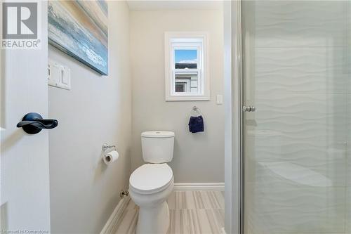 98 Cope Street, Hamilton, ON - Indoor Photo Showing Bathroom