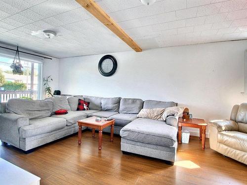 Salon - 9716  - 9720 Boul. Rideau, Rouyn-Noranda, QC - Indoor Photo Showing Living Room