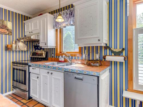 Kitchen - 242  - 246 Ch. Boulanger, Sutton, QC - Indoor Photo Showing Kitchen With Double Sink