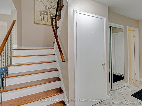 40 Sunshine Dr, Richmond Hill, ON - Indoor Photo Showing Other Room