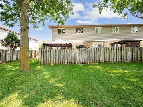 15-12 Whitedeer Rd, Hamilton, ON - Outdoor