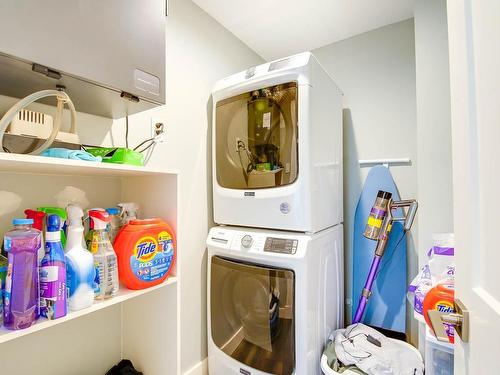 106-5546 Swallow Dr, Port Alberni, BC - Indoor Photo Showing Laundry Room