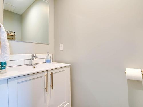 106-5546 Swallow Dr, Port Alberni, BC - Indoor Photo Showing Bathroom