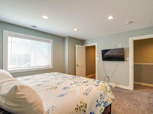 106-5546 Swallow Dr, Port Alberni, BC - Indoor Photo Showing Bedroom