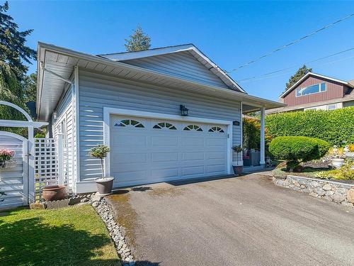 1061 Tulip Ave, Saanich, BC 