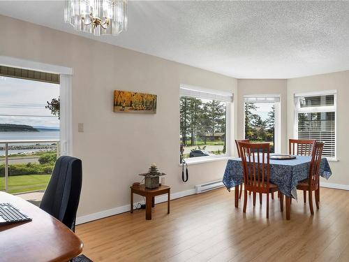 203B-670 Island Hwy South, Campbell River, BC - Indoor Photo Showing Dining Room