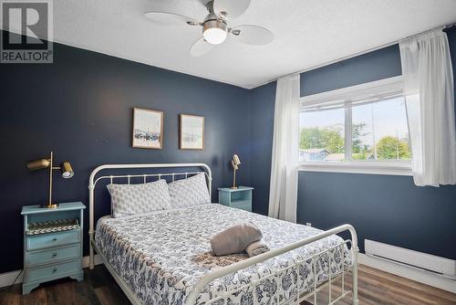 42 Lighthouse Crescent, Tay, ON - Indoor Photo Showing Bedroom