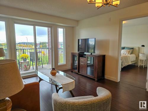 #308 7021 South Terwillegar Dr Nw, Edmonton, AB - Indoor Photo Showing Living Room