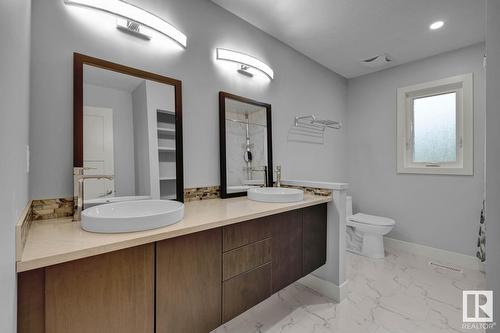 157 Weaver Dr Nw, Edmonton, AB - Indoor Photo Showing Bathroom