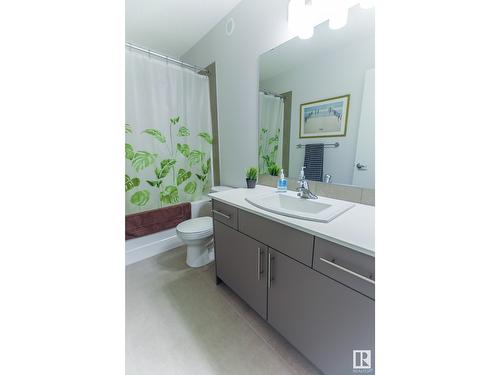 17115 46 St Nw, Edmonton, AB - Indoor Photo Showing Bathroom