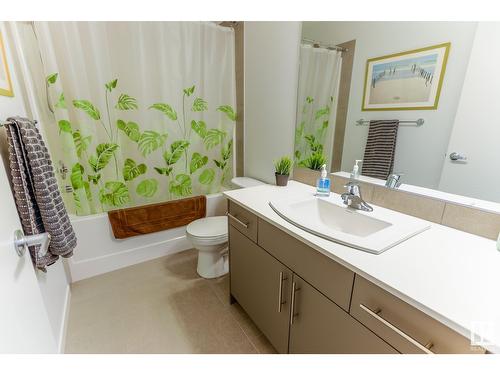 17115 46 St Nw, Edmonton, AB - Indoor Photo Showing Bathroom