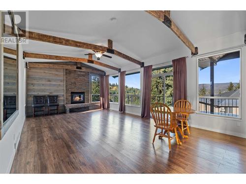 2592 Alpen Paradies Road Unit# 10, Blind Bay, BC - Indoor With Fireplace