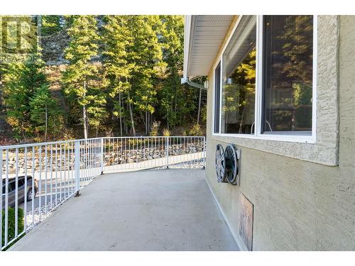 2592 Alpen Paradies Road Unit# 10, Blind Bay, BC - Outdoor With Exterior